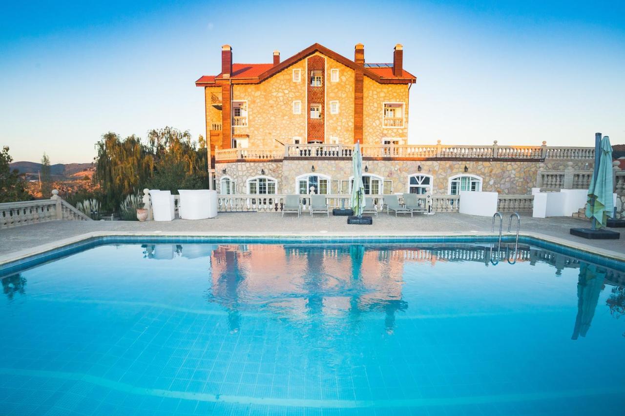 Le Palais Des Cerisiers Hotel Azrou Exterior photo