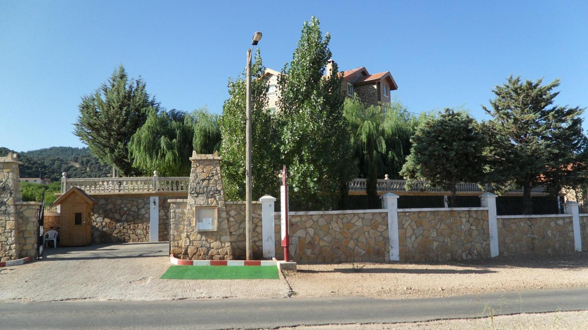 Le Palais Des Cerisiers Hotel Azrou Exterior photo